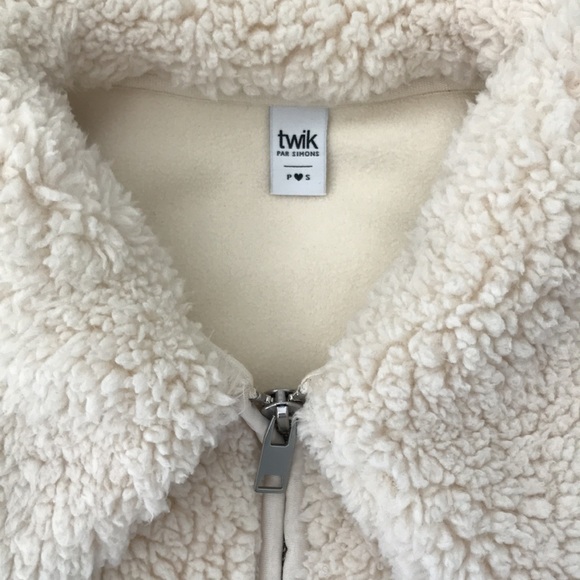 NEW Simons Sherpa shacket - Picture 3 of 6